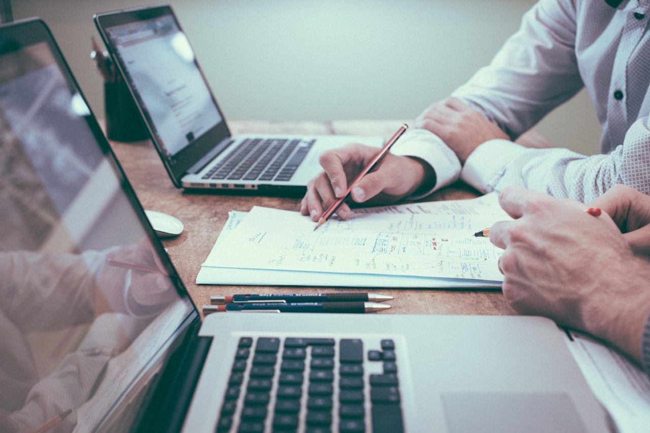 採用ターゲットを設計するチームのイメージ